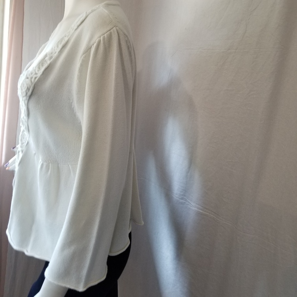 White Floral Pattern Sweater - Picture 2 of 6